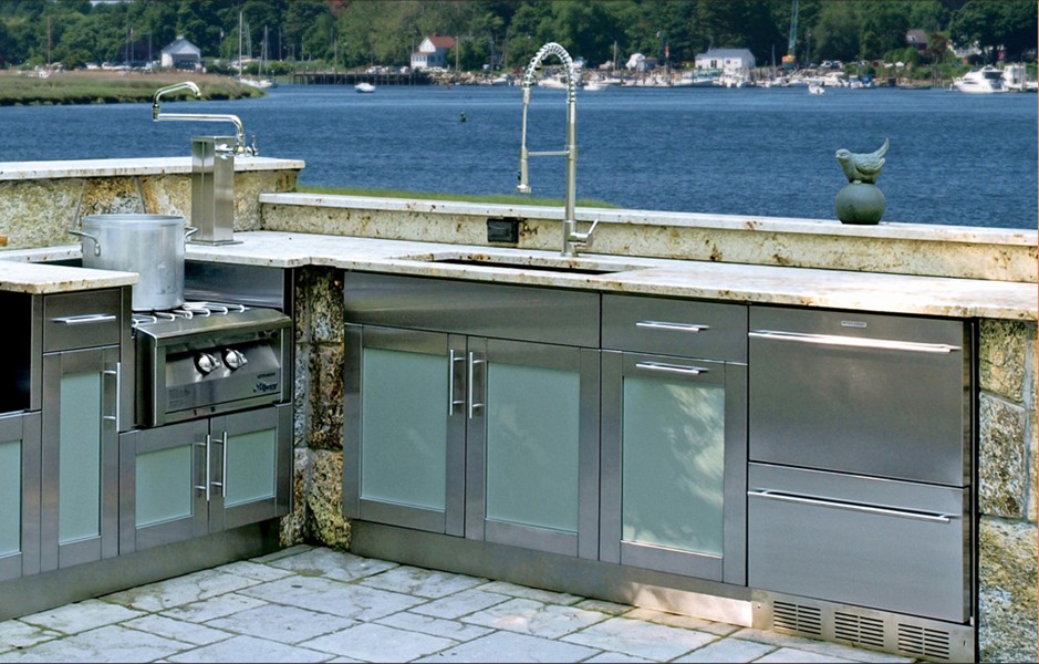 Outdoor Kitchens